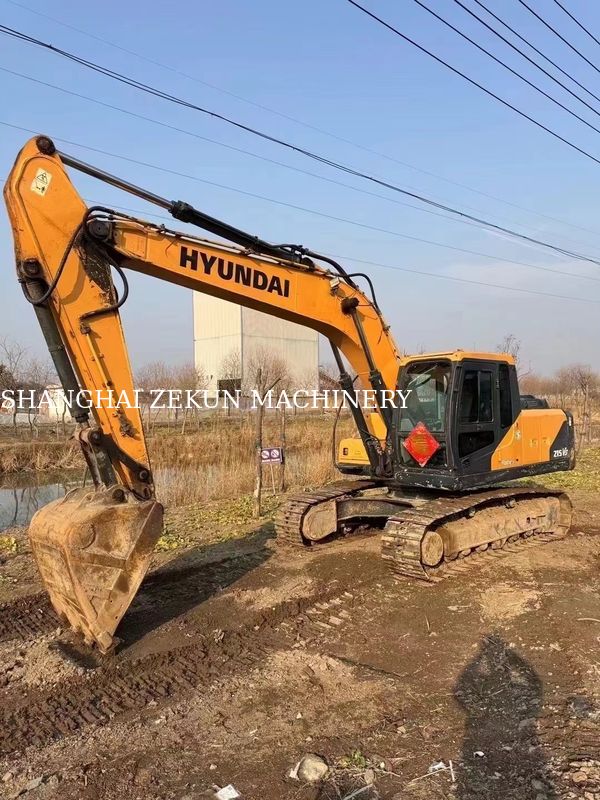 Excavateur 2018 R215VS 3 800 heures de travail Parfait pour les travaux lourds
