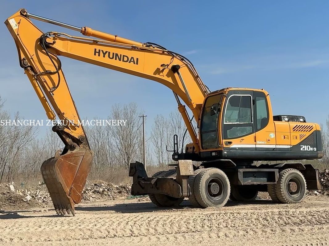 Excavateur à roues de 21 tonnes Hyundai R210W-9 2014 Parfait pour les projets de construction