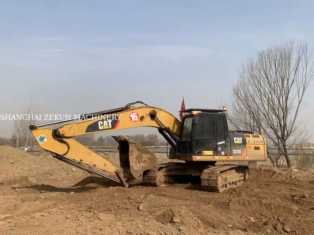 Excavateur polyvalent 2020 Cat 323D2 de 23 tonnes 4877 heures pour diverses applications