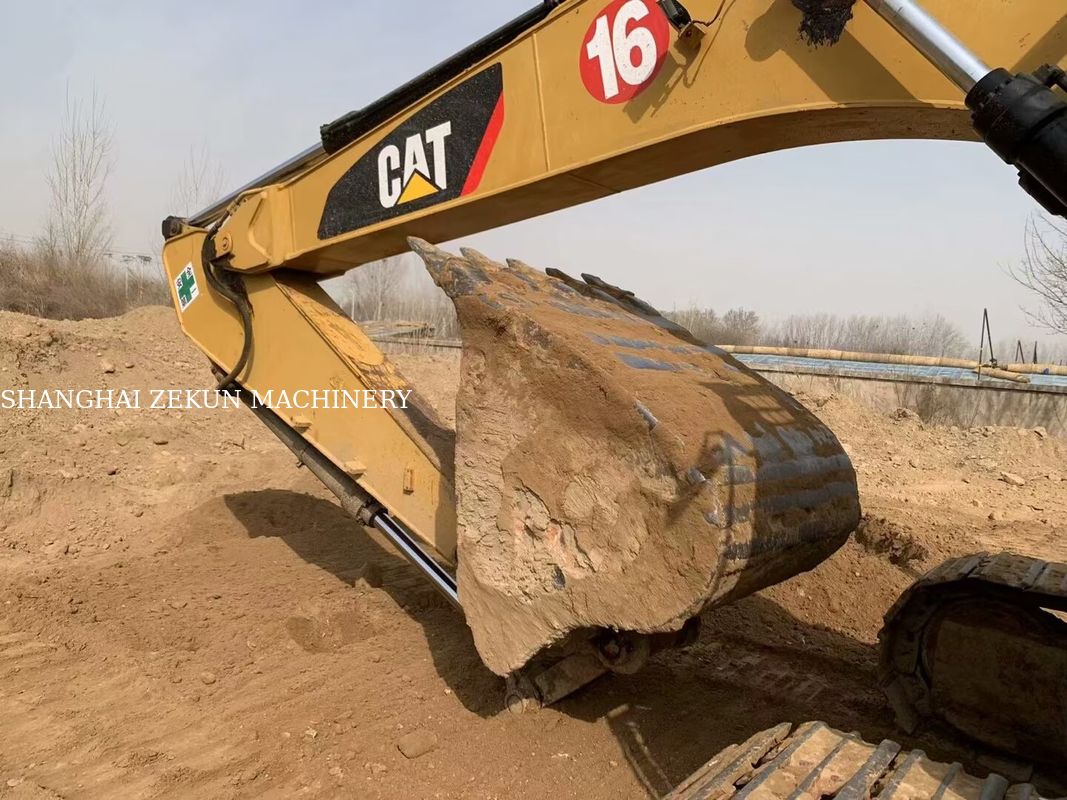 Excavateur polyvalent 2020 Cat 323D2 de 23 tonnes 4877 heures pour diverses applications