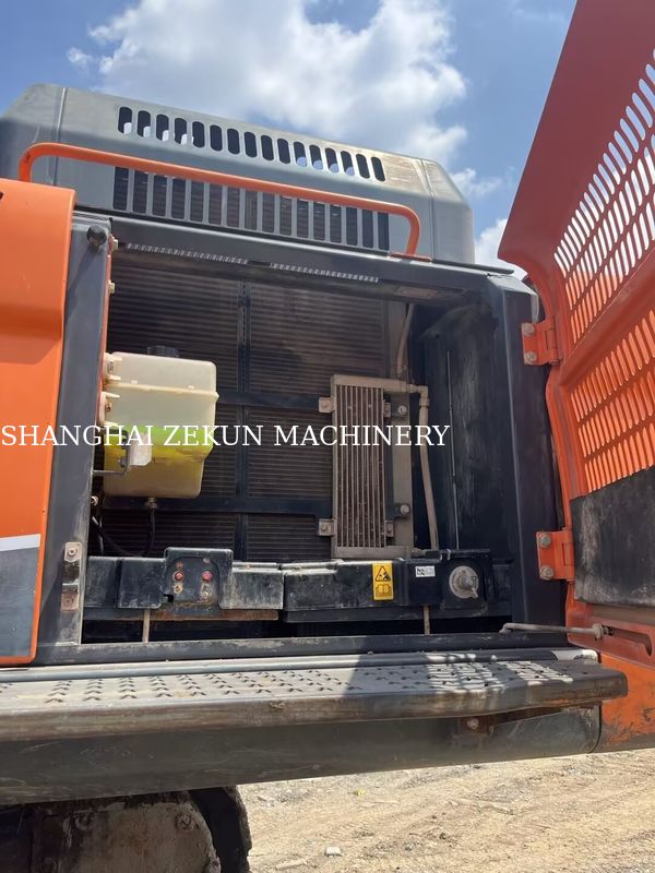 Excavatrice Doosan DX500LC-9C d'occasion, 800 tr/min, puissance et hauteur de creusage maximale 11