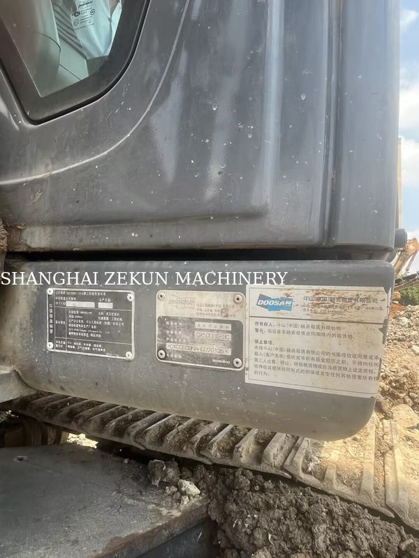 Excavatrice Doosan DX500LC-9C d'occasion, 800 tr/min, puissance et hauteur de creusage maximale 11