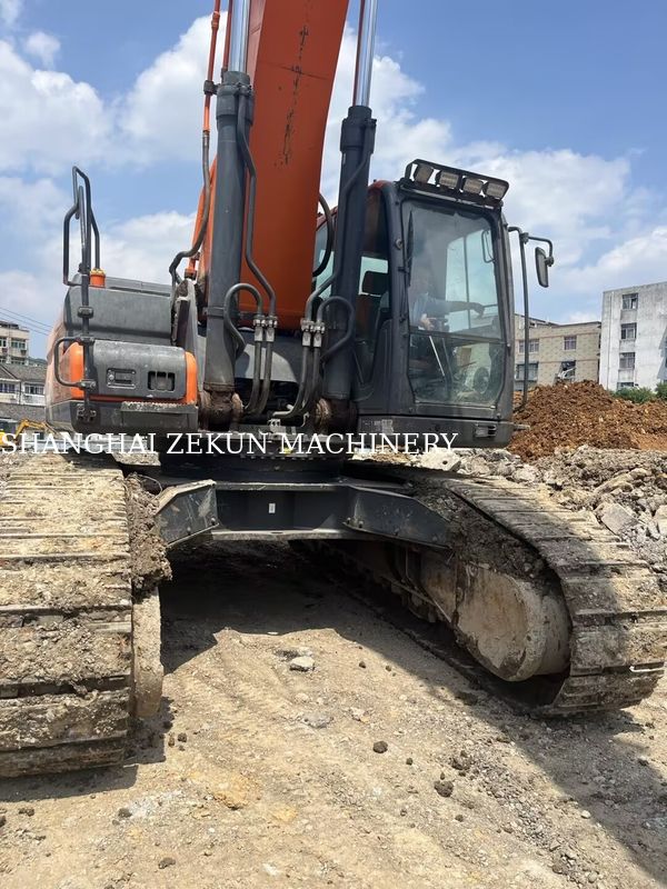 Excavatrice Doosan DX500LC-9C d'occasion, 800 tr/min, puissance et hauteur de creusage maximale 11
