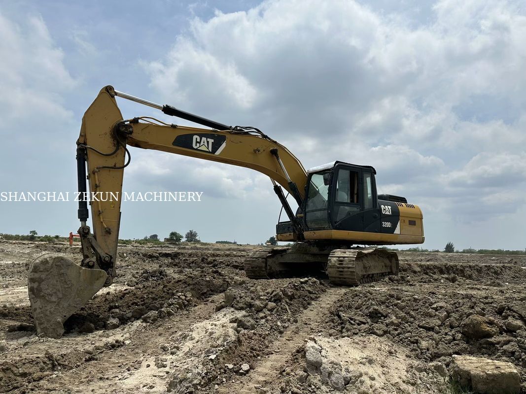2014 CAT 320D2 Excavatrice 10 812 heures Et Débit hydraulique de performance 2 × 214 L/min Vitesse de déplacement 3.5 / 5.5 Km/h