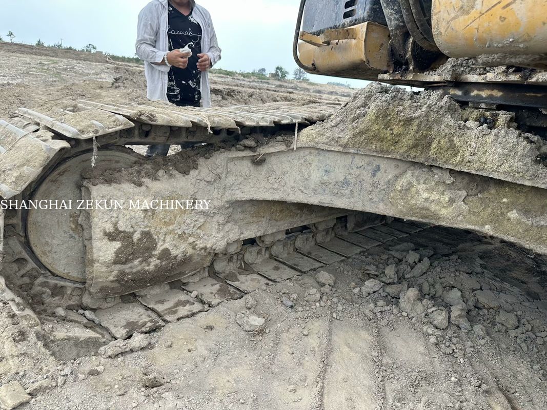 2014 CAT 320D2 Excavatrice 10 812 heures Et Débit hydraulique de performance 2 × 214 L/min Vitesse de déplacement 3.5 / 5.5 Km/h