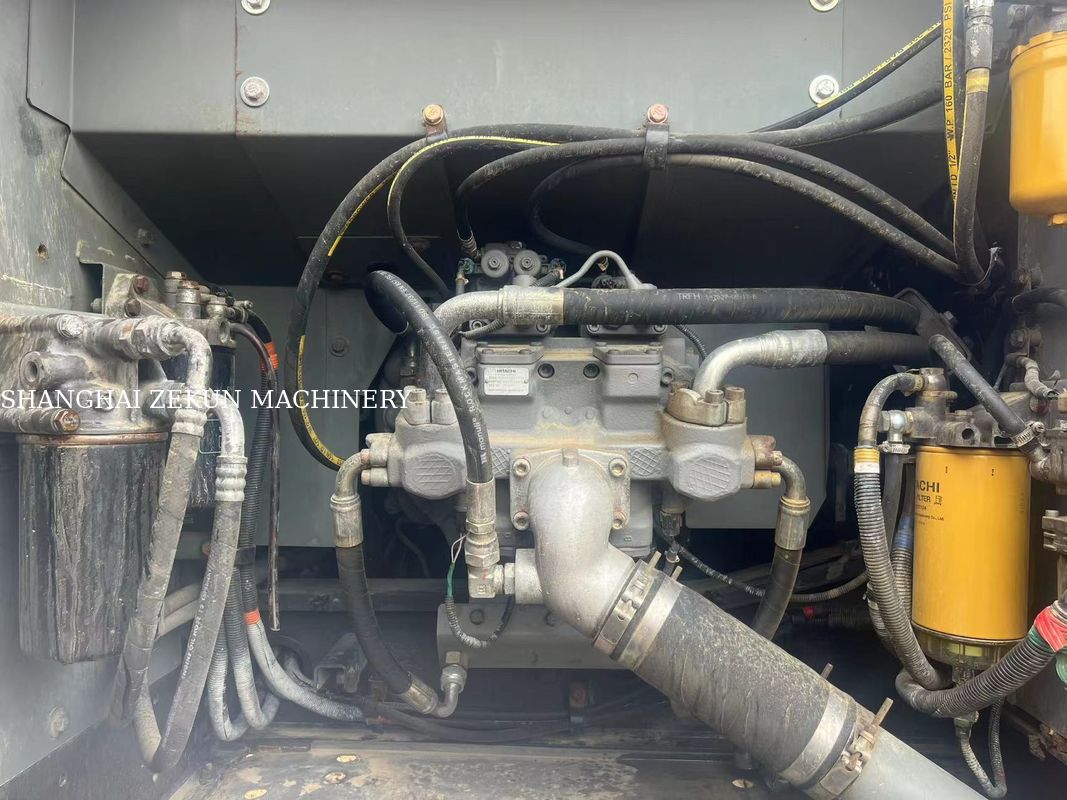 2020 Hitachi ZX220-5A Excavator 6541 heures Hauteur maximale de creusement 630 mm Profondeur maximale de creusement 670 mm Pour les travaux lourds
