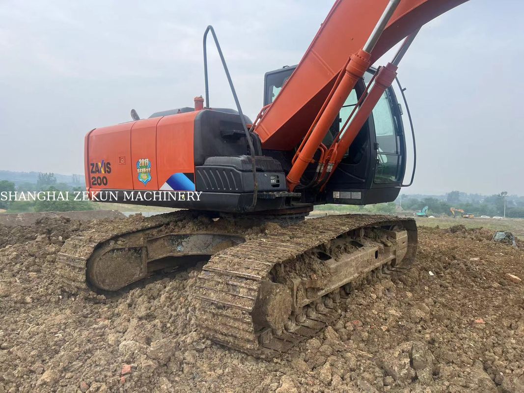 2020 Hitachi ZX220-5A Excavator 6541 heures Hauteur maximale de creusement 630 mm Profondeur maximale de creusement 670 mm Pour les travaux lourds