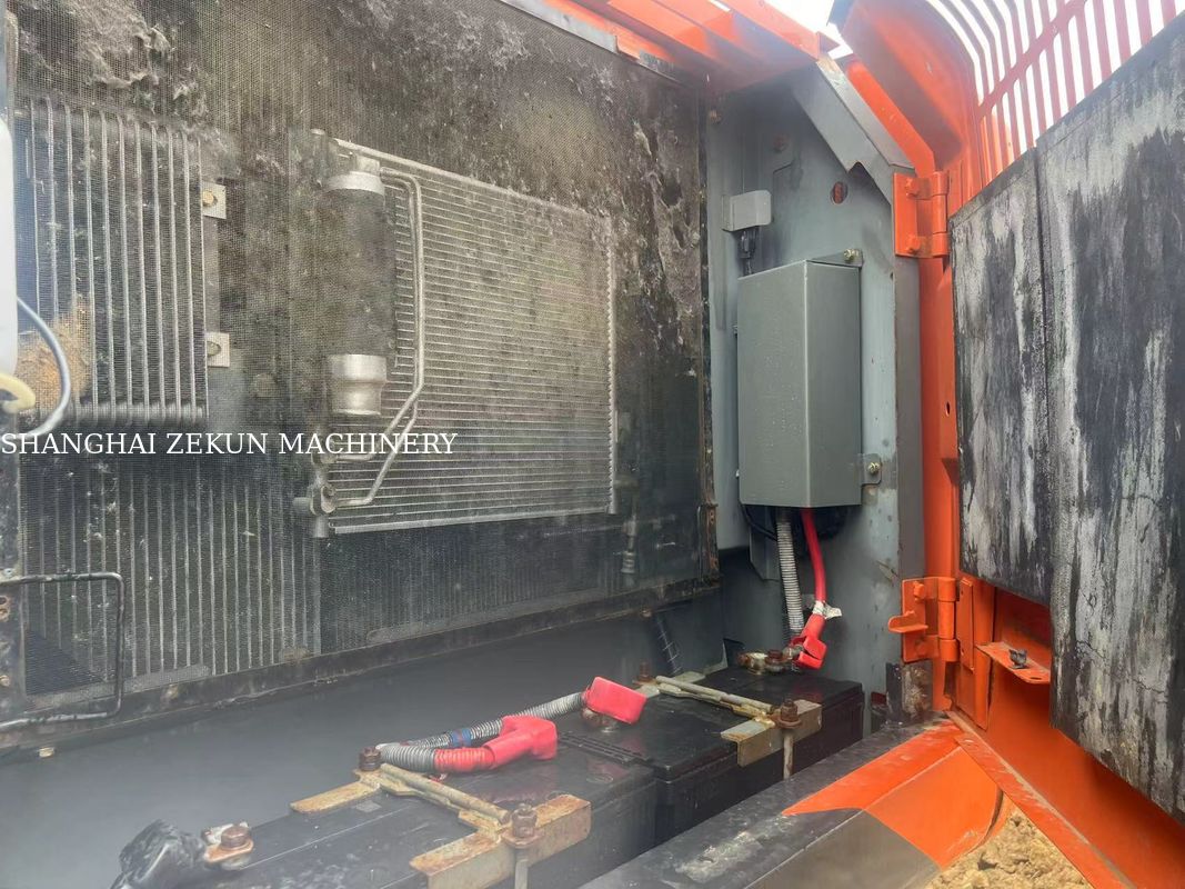 2020 Hitachi ZX220-5A Excavator 6541 heures Hauteur maximale de creusement 630 mm Profondeur maximale de creusement 670 mm Pour les travaux lourds