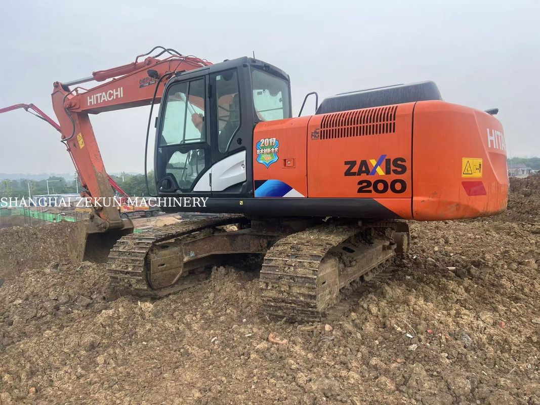 2020 Hitachi ZX220-5A Excavator 6541 heures Hauteur maximale de creusement 630 mm Profondeur maximale de creusement 670 mm Pour les travaux lourds