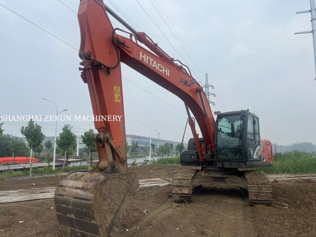 2022 Hitachi ZX200-5A Excavator avec une hauteur de creusement maximale de 9 et une vitesse de balancement de 13,3 tours par minute 5500 heures