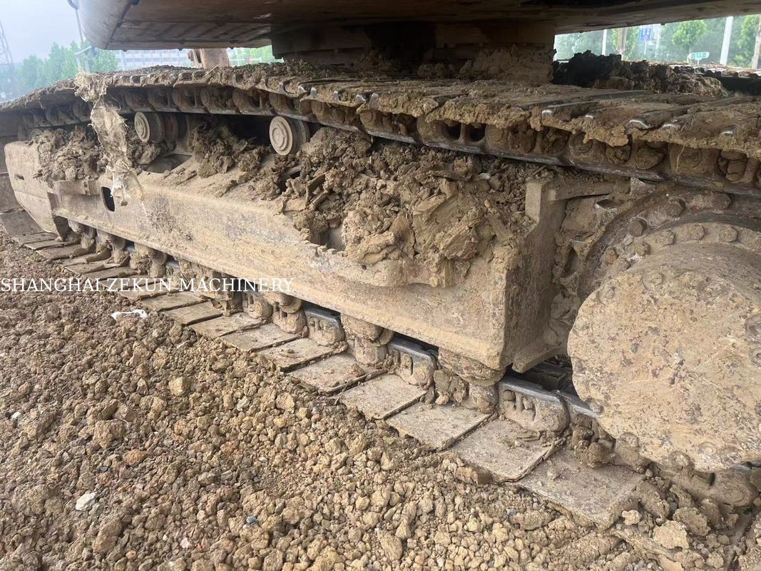 2022 Hitachi ZX200-5A Excavator avec une hauteur de creusement maximale de 9 et une vitesse de balancement de 13,3 tours par minute 5500 heures