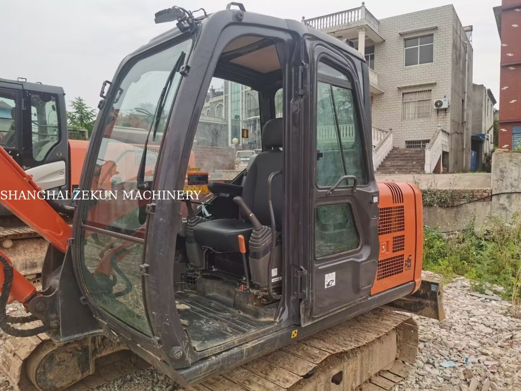 2023 Hitachi ZX60C-6A Excavator 2785 heures Poids de fonctionnement 5 Répond à la norme d' émission de niveau 3 / étape III