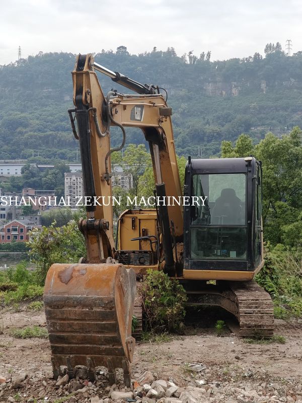 Excavateur CAT 307E2 2019 avec une portée maximale au niveau du sol de 400 mm et une capacité de réservoir de carburant de 135 l
