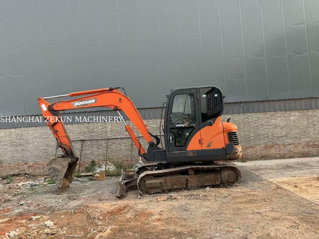 Doosan DX60 Excavator Norme d'émission Tier 3 Portée maximale au sol 100 mm et performance