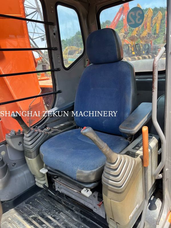 Hitachi ZX120-6 Excavateur 14165h pour les besoins commerciaux Capacité du réservoir de carburant 240 L Pression hydraulique 34,3 MPa