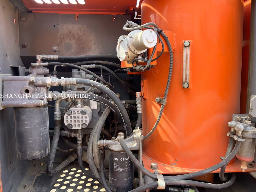 Excavatrice utilisée Hitachi ZX130-6 Avec 11053 heures 4,6m Longueur du boom 34,3 MPa Pression hydraulique