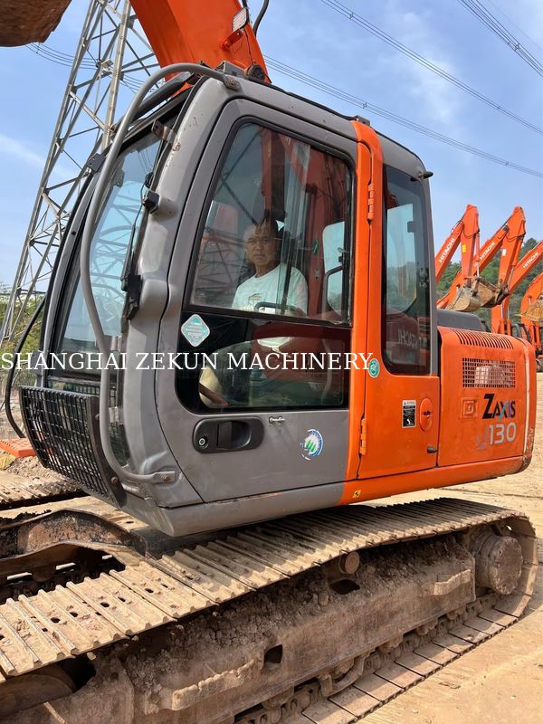 Excavatrice utilisée Hitachi ZX130-6 Avec 11053 heures 4,6m Longueur du boom 34,3 MPa Pression hydraulique