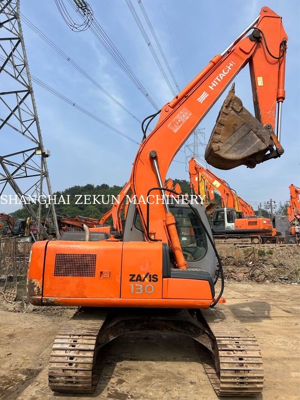 Excavatrice utilisée Hitachi ZX130-6 Avec 11053 heures 4,6m Longueur du boom 34,3 MPa Pression hydraulique
