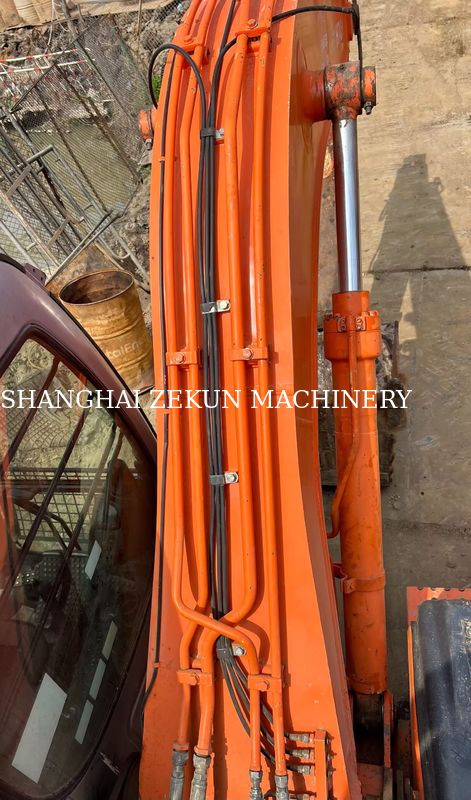 Excavatrice utilisée Hitachi ZX130-6 Avec 11053 heures 4,6m Longueur du boom 34,3 MPa Pression hydraulique