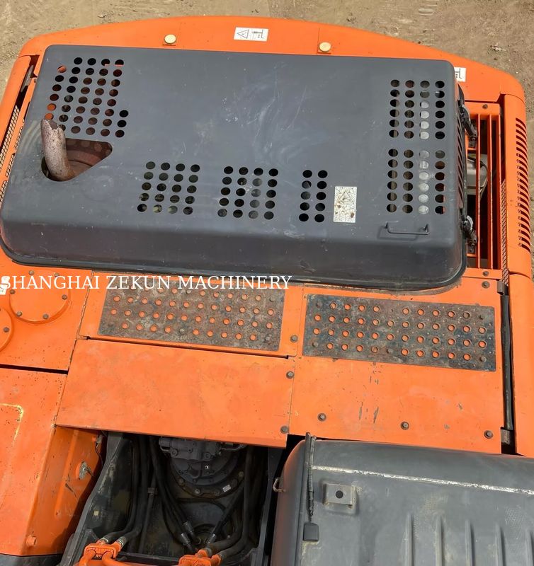 Excavatrice Hitachi ZX200-3G d'occasion avec 11050 heures, longueur de bras 2,94 m, longueur de flèche 5,7 m