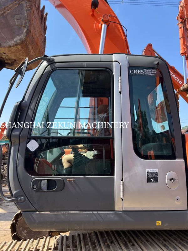 Hitachi ZX200-3G Excavator 12081 heures Vitesse de déplacement 3,5 / 5,5 Km/h Caractéristiques de la cabine Affichage multifonctionnel