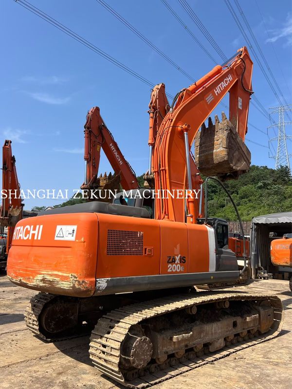 Hitachi ZX200-3G Excavator 12081 heures Vitesse de déplacement 3,5 / 5,5 Km/h Caractéristiques de la cabine Affichage multifonctionnel