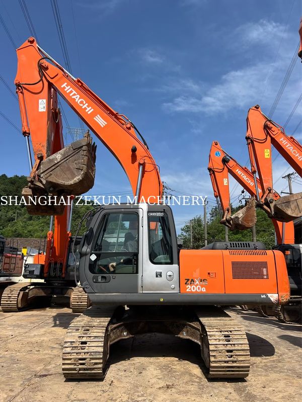 Hitachi ZX200-3G Excavator 12081 heures Vitesse de déplacement 3,5 / 5,5 Km/h Caractéristiques de la cabine Affichage multifonctionnel