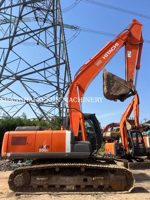 Hitachi ZX200-3G Excavator 12081 heures Vitesse de déplacement 3,5 / 5,5 Km/h Caractéristiques de la cabine Affichage multifonctionnel